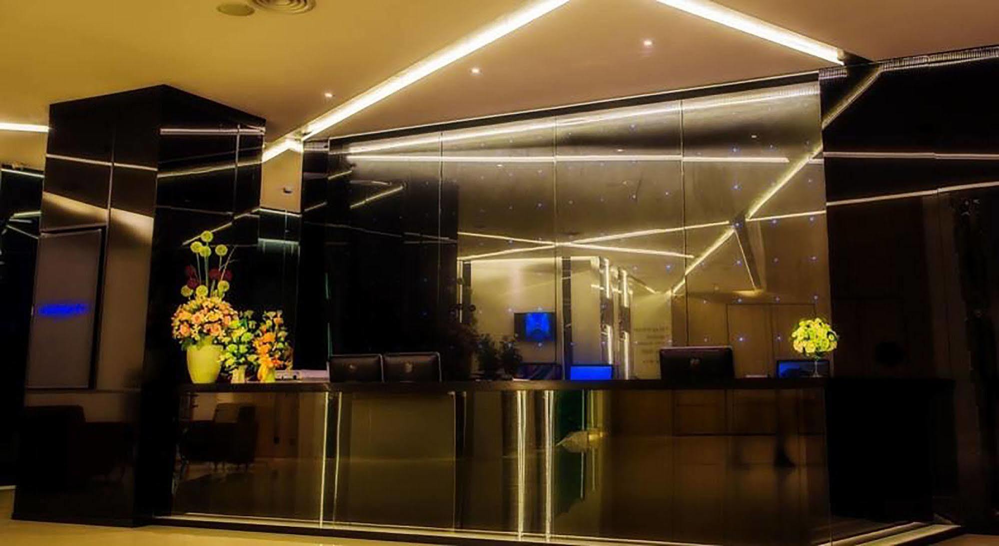 Crystal Hotel Hat Yai Exterior foto