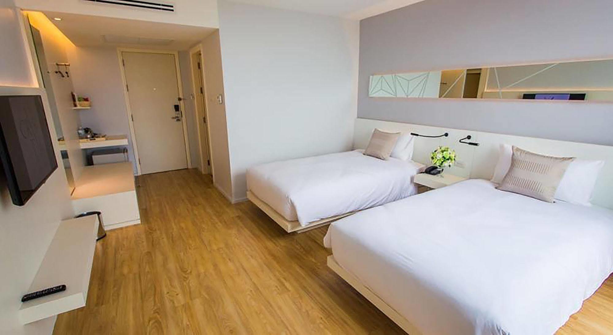 Crystal Hotel Hat Yai Exterior foto