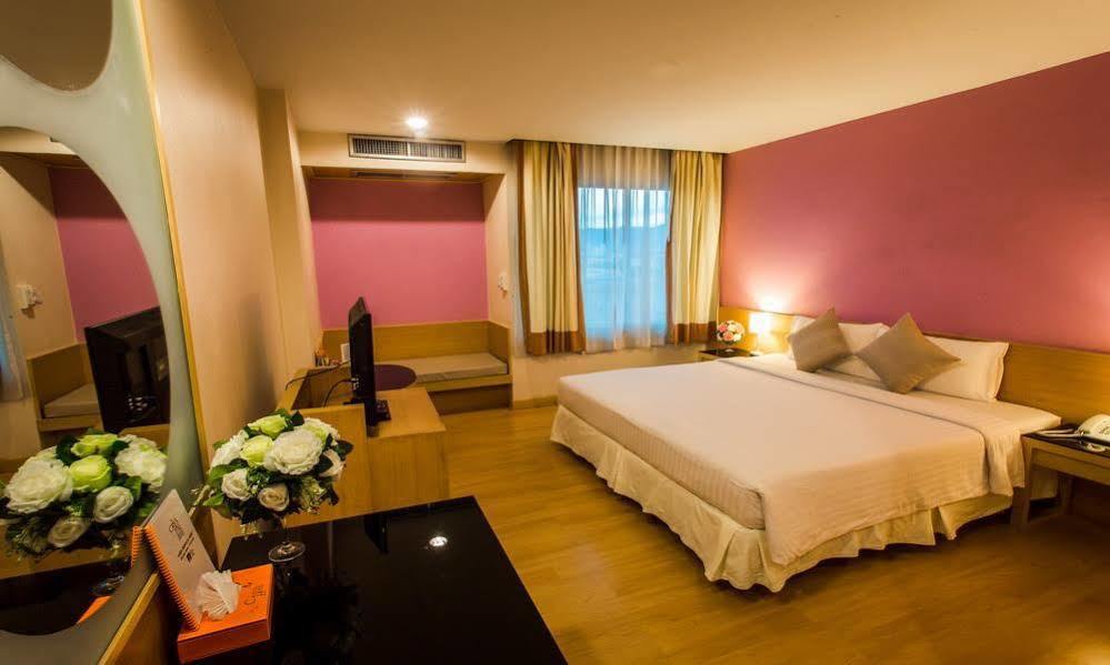 Crystal Hotel Hat Yai Exterior foto